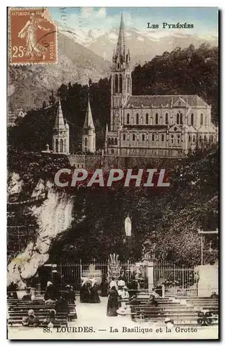 Cartes postales Lourdes La Basilique et la Grotte