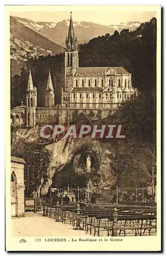 Cartes postales Lourdes La Basilique et la Grotte