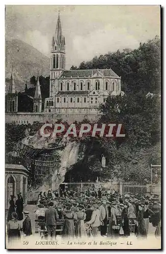 Cartes postales Lourdes La Grotte et la Basilique