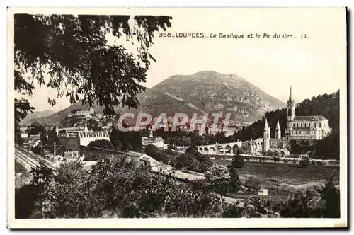 Cartes postales Lourdes La Basilique et le Pic du Jer