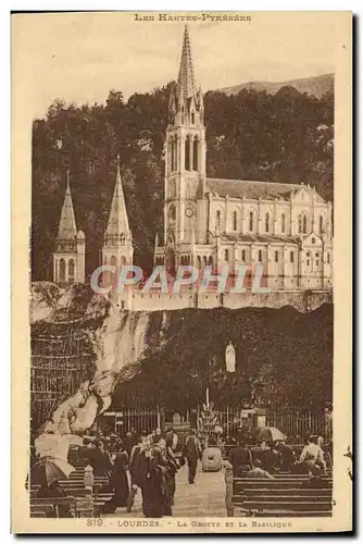 Cartes postales Lourdes La Grotte et la Basilique