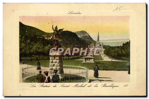 Cartes postales Lourdes La statue de Saint Michel et la basilique