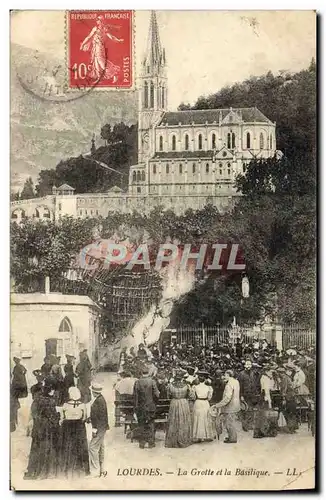 Cartes postales Lourdes La Grotte et la Basilique