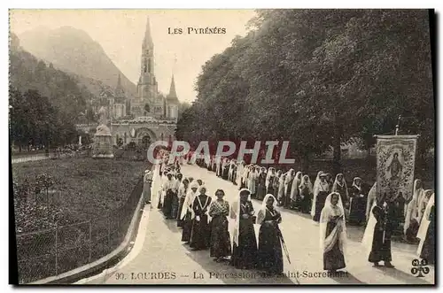 Cartes postales Lourdes La Procession de Saint Sacrement