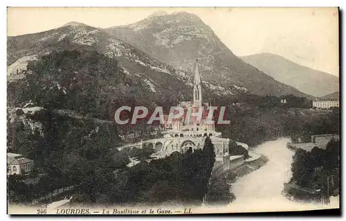 Cartes postales Lourdes La Basilique et le Gave