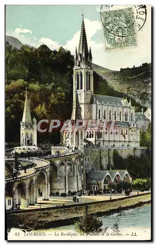 Cartes postales Lourdes La Basilique les Piscines et la Grotte