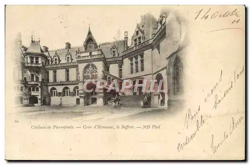 Cartes postales Chateau de Pierrefonds Cour d&#39Honneur Le Beffroi