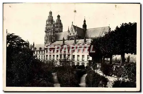 Cartes postales moderne Tours Le Musee des Beaux Arts et la Cathedrale