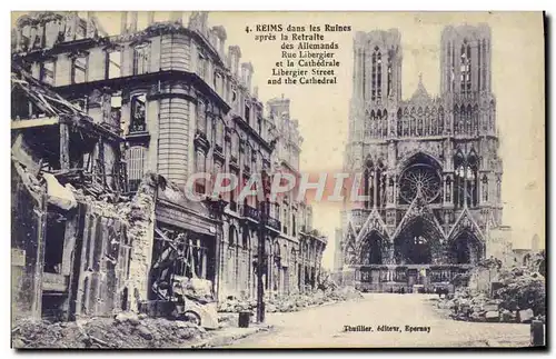 Cartes postales Reims Dans les Ruines apres la Retraite des Allemands Rue Libergier Militaria