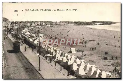 Ansichtskarte AK Les Sables d&#39Olonne Le Remblai Et La Plage