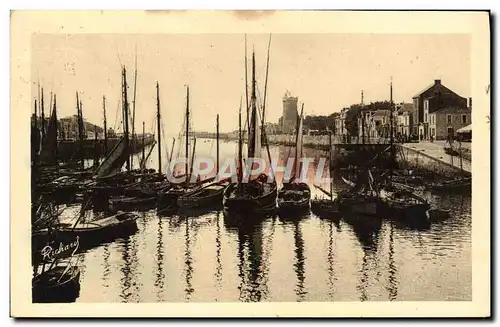 Cartes postales Les Sables d'Olonnes Port Vue Sur La Chaussee Bateaux