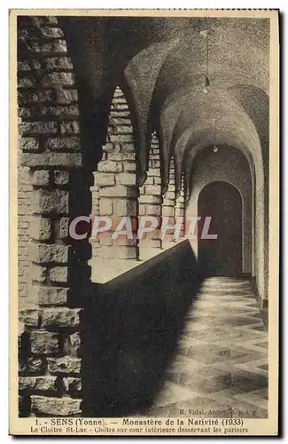 Cartes postales Sens Monastere De La Nativite Le Cloitre St Luc Cloitre Sur Cour interieure desservant les parlo