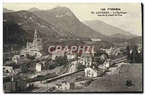 Ansichtskarte AK Les Pyrenees Lourdes La Basilique vue de la route de Pau