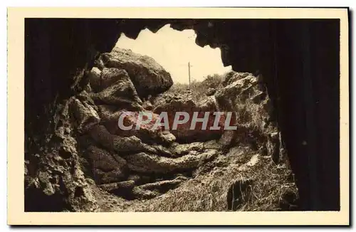 Ansichtskarte AK Fort de Douaumont Lieu de L&#39explosion d&#39un Obus de 400 francais Militaria