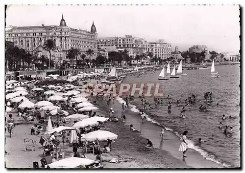 Cartes postales moderne La Cote D&#39Azur Cannes La Plage et les Hotels