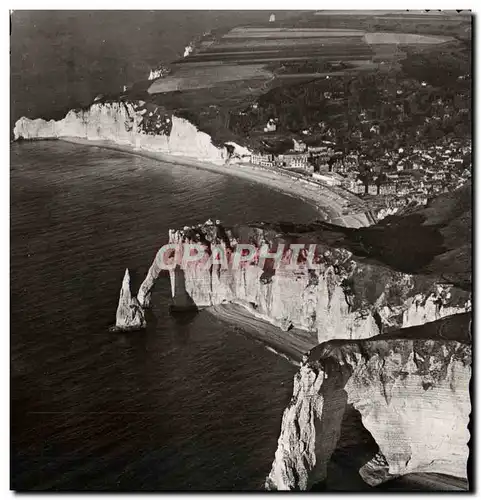 Cartes postales moderne En Normandie Etretat Vue aerienne Les Portes et l&#39Aiguille