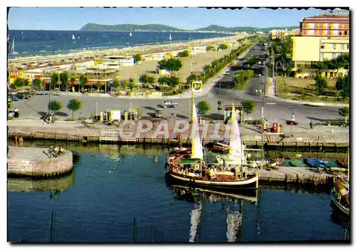 Cartes postales moderne Riccione Lungamare e spiaggia Promenade le long de la mere et plage