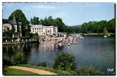 Cartes postales moderne Bagnoles De L&#39Orne Le Casino Du Lac Et Les Pedalos