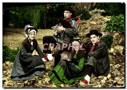 Cartes postales moderne Costumes Du Bourbonnais Les troubadours Montluconnais Folklore