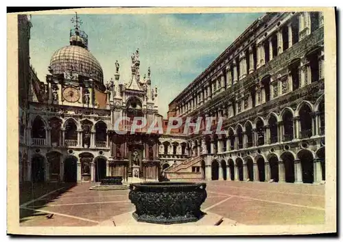 Cartes postales moderne Venezia Cortile Del Palazzo Ducale Su Di Esso Affaccia uno Stupendo Complesso