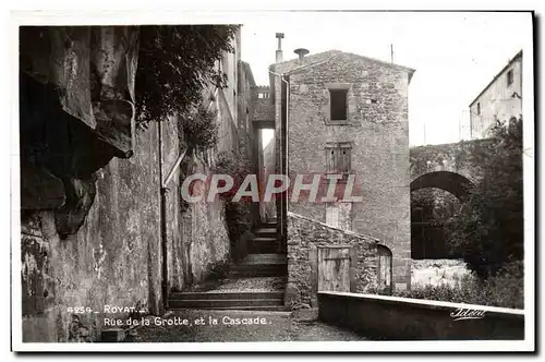 Cartes postales Royat Rye de la Grotte et la Cascade