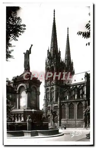 Cartes postales Clermont Ferrand Le Monument Urbain II et la Cathedrale