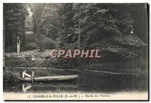 Ansichtskarte AK Combs La ville Bords De l&#39Yerres Barque Bateau