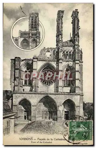 Ansichtskarte AK Soissons Facade de la cathedrale Militaria