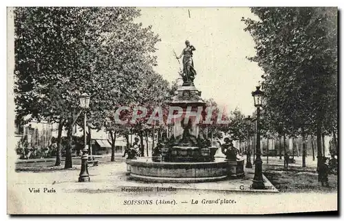 Cartes postales Soissons La grand place