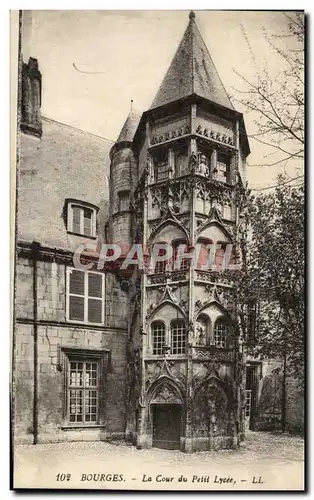 Ansichtskarte AK Bourges La Cour du Petit Lycee