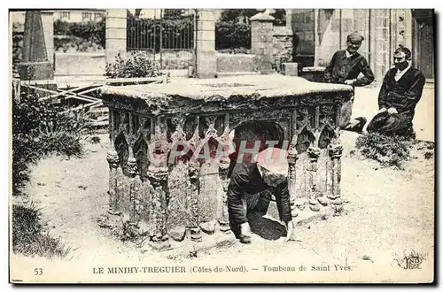 Cartes postales Le Minihy Treguier Tombeau de Saint Yves (animee)