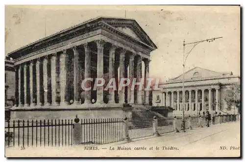 Cartes postales Nimes La Maison Carree Et Le Theatre