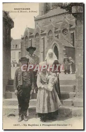 Cartes postales Bretagne un Bapteme A Plougastel Daoulas Folklore