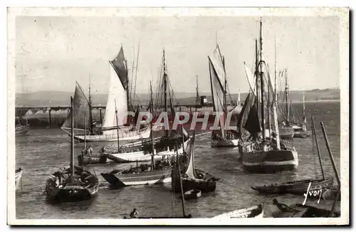 Cartes postales moderne Douarnenez Bateaux