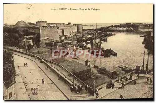 Cartes postales Brest L'Avant Port et le Chateau Bateaux