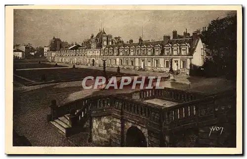 Ansichtskarte AK Palais De Fontainebleau Aile des Ministres et Cour des Adieux