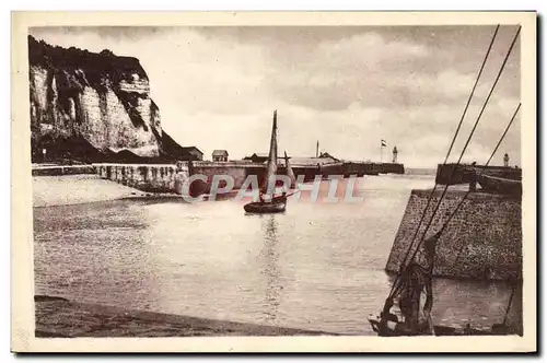 Cartes postales Saint Valery En Caux Sortie Du Port Bateau