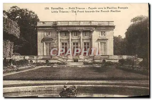 Cartes postales Versailles Petit Trianon Facade vers le Pavillon francais