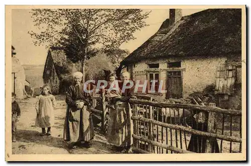 Cartes postales En Morvan Chaumiere Morvandelle Folklore Enfants Femmes