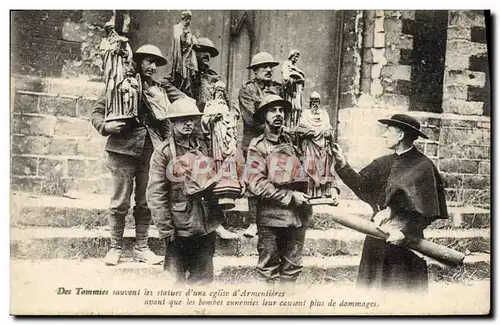 Cartes postales Des Tommies Sauvent les statues d&#39une eglise d&#39Armentieres Armentieres Militaria TOP