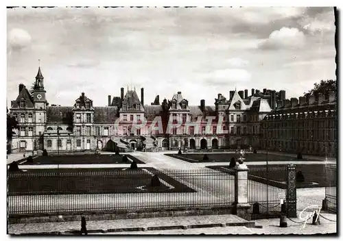 Cartes postales moderne Fontainebleau Le Palais Cour du cheval blanc ou des adieux