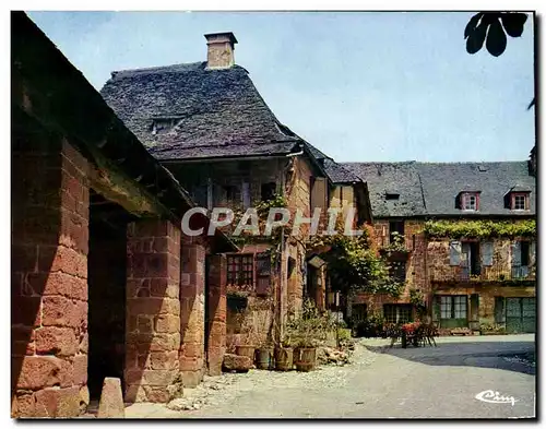 Cartes postales moderne Collonges Rouge La Place de L'Eglise Avec la Halle