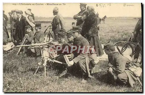 Ansichtskarte AK L&#39Infanterie Au Combat Mitrailleuse Au Tir Militaria