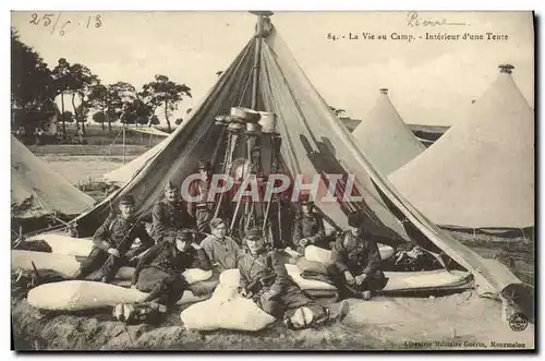Cartes postales La Vie Au Camp interieur d&#39Une Tente Militaria