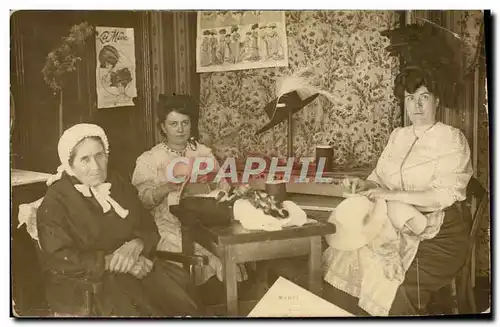 CARTE PHOTO Femmes Folklore Coututieres Chapeaux