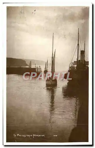 Ansichtskarte AK In Folkestone Harbour Bateau