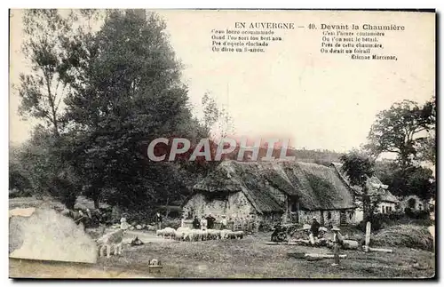 Ansichtskarte AK En Auvergne Devant La Chaumiere