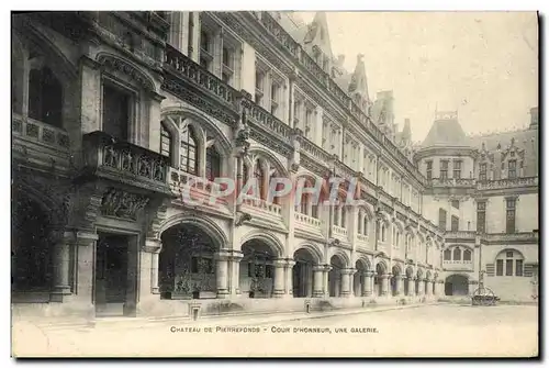 Cartes postales Chateau de Pierrefonds Cour D'honneur une Galerie