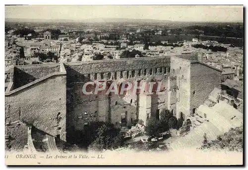 Cartes postales Avignon Les arenes et la ville