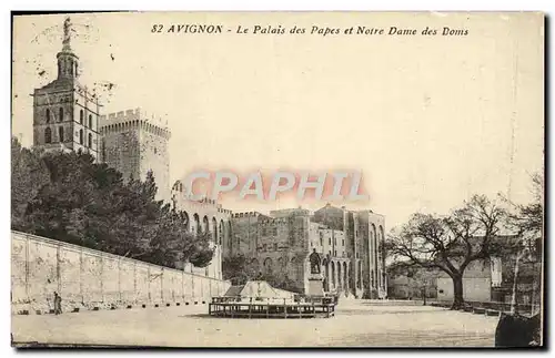 Cartes postales Avignon Le Palais des Papes et Notre Dame des Doms